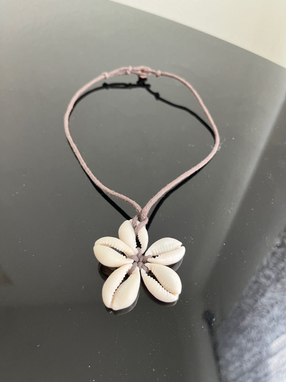 Handcrafted White Shell Flower Pendant Necklace